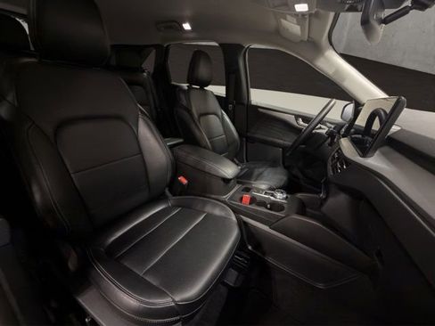 Certified 2025 Ford Escape Platinum AWD/4WD image 20