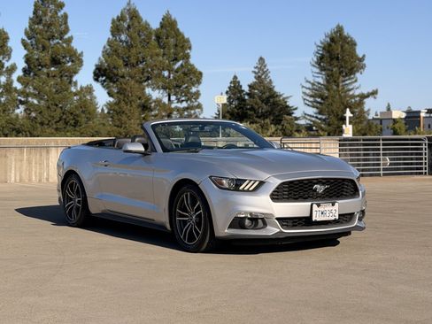Used 2017 Ford Mustang Premium RWD image 15