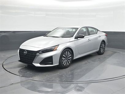 Used 2024 Nissan Altima 2.5 SV