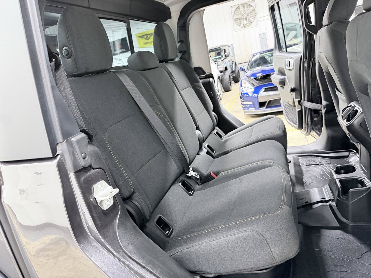 Used 2024 Jeep Gladiator Sport AWD/4WD image 36
