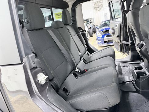 Used 2024 Jeep Gladiator Sport AWD/4WD image 36