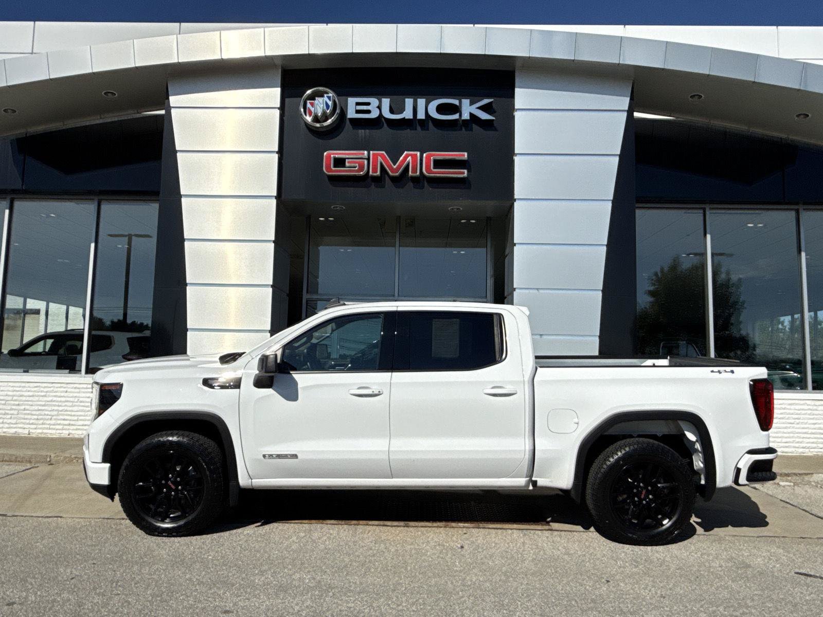 Used 2023 GMC Sierra 1500 Elevation AWD/4WD image 2