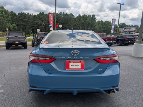 Used 2023 Toyota Camry SE w/ Convenience Package FWD image 6