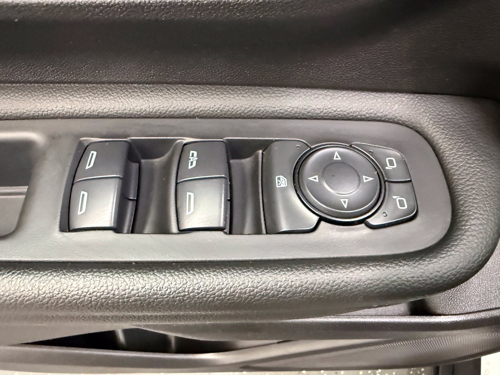 Used 2024 GMC Terrain SLE AWD/4WD image 10