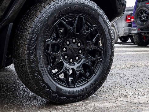 Used 2024 GMC Hummer EV 2X image 10