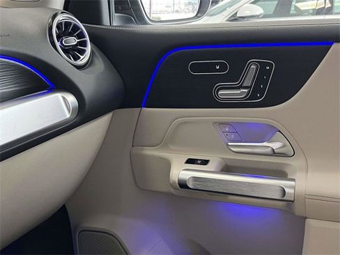 New 2026 Mercedes-Benz GLB 250 4MATIC image 32