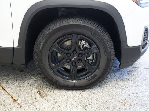 Used 2022 GMC Acadia AT4 w/ Technology Package AWD/4WD image 18