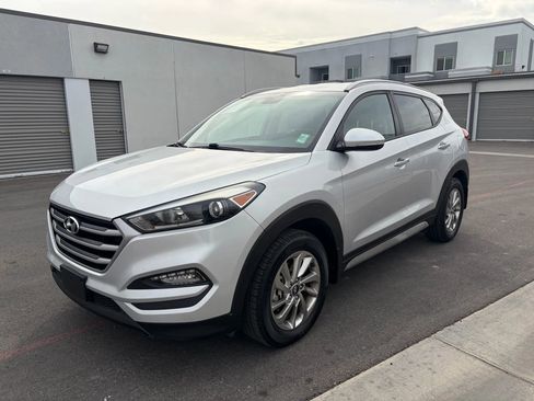 Used 2017 Hyundai Tucson SE Plus image 2