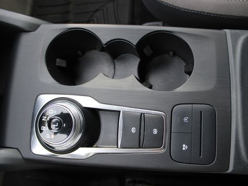 Used 2020 Ford Escape SE image 23