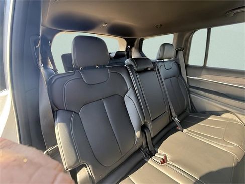 New 2025 Jeep Grand Cherokee L Limited image 26