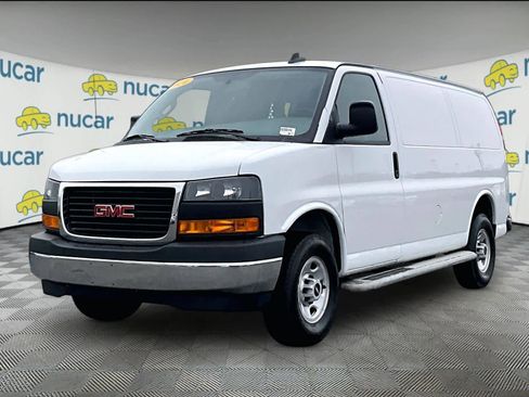 Used 2024 GMC Savana 2500 w/ Driver Convenience Package image 3