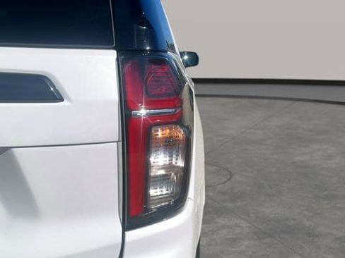 Used 2021 Chevrolet Suburban Z71 w/ Luxury Package image 49