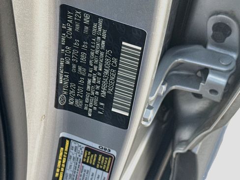 Used 2021 Hyundai Venue SE FWD image 34