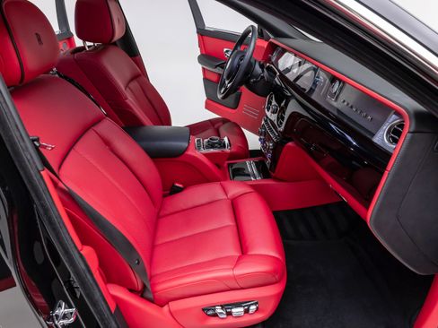 Used 2019 Rolls-Royce Phantom Sedan image 90