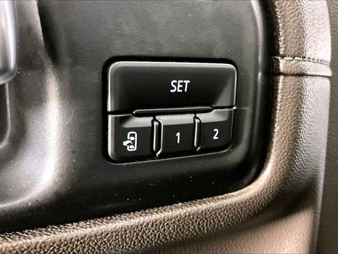 Used 2020 GMC Sierra 3500 SLT AWD/4WD image 32