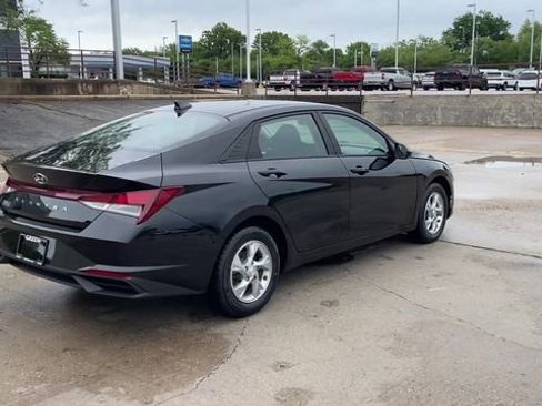 Used 2023 Hyundai Elantra SE FWD image 8
