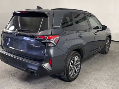 Used 2025 Subaru Forester Touring image 3