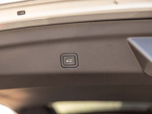 Used 2026 GMC Yukon Denali w/ Sun & Power Step Package image 17