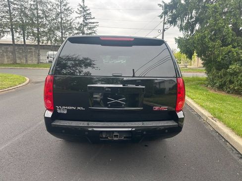 Used 2013 GMC Yukon XL SLT w/ SLT-2 Equipment Package AWD/4WD image 7