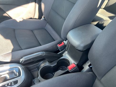 Used 2016 Chevrolet Cruze LT image 23