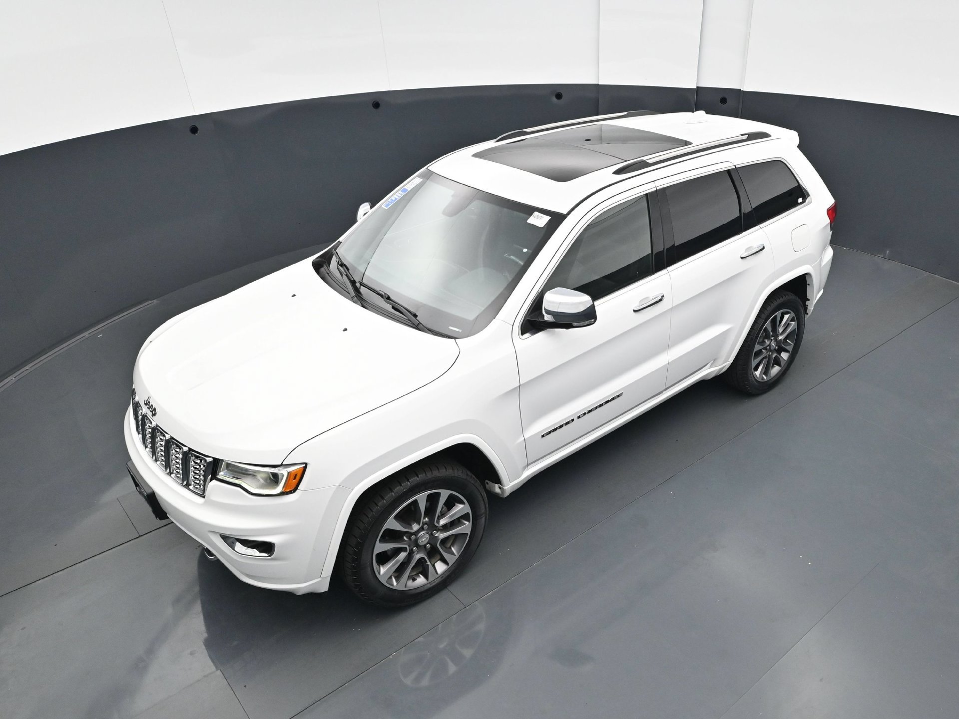 Used 2017 Jeep Grand Cherokee Overland AWD/4WD image 38