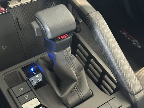 Used 2025 Toyota 4Runner TRD Off-Road image 28