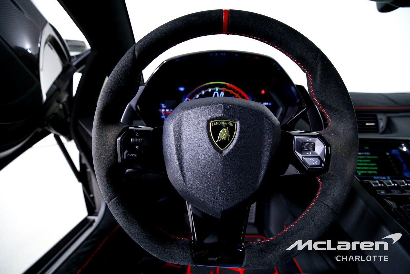 Used 2020 Lamborghini Aventador SVJ AWD/4WD image 15