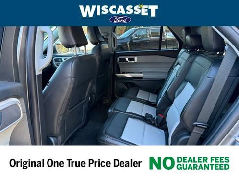Certified 2022 Ford Explorer XLT w/ Equipment Group 202A image 5