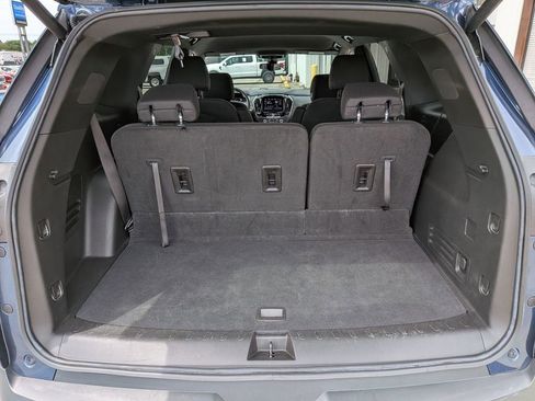 Used 2023 Chevrolet Traverse LT FWD image 25