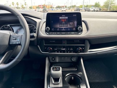 Certified 2025 Nissan Rogue SV AWD/4WD image 19