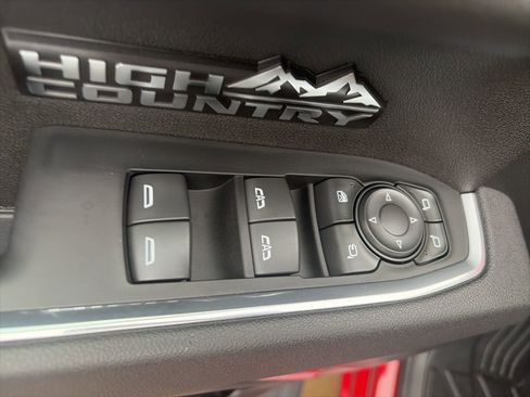 Used 2025 Chevrolet Silverado 1500 High Country w/ Technology Package AWD/4WD image 14