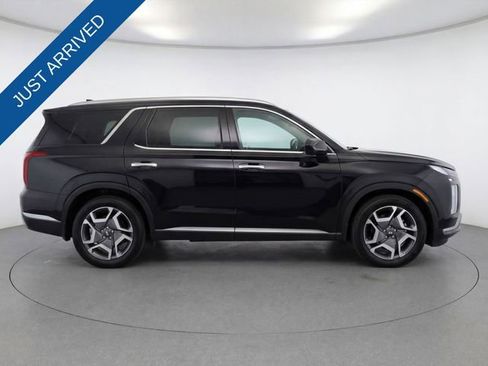 Used 2024 Hyundai Palisade SEL w/ Premium Package image 2