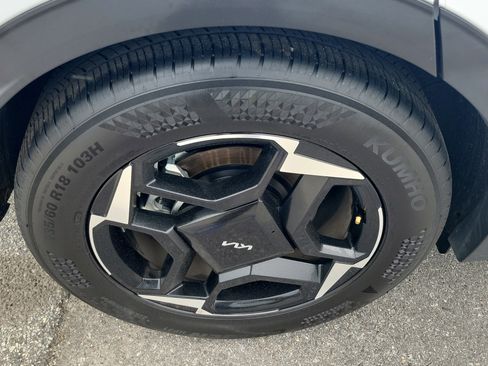 Used 2026 Kia Sportage EX w/ EX Panorama Roof Package image 7