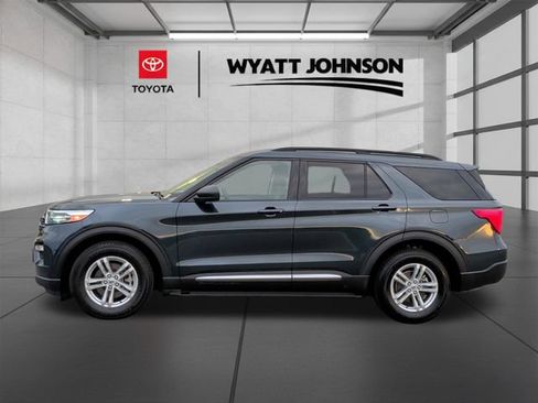 Used 2023 Ford Explorer XLT w/ Equipment Group 202A AWD/4WD image 2