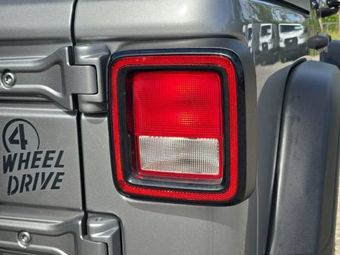 Used 2021 Jeep Wrangler Unlimited Sport AWD/4WD image 8