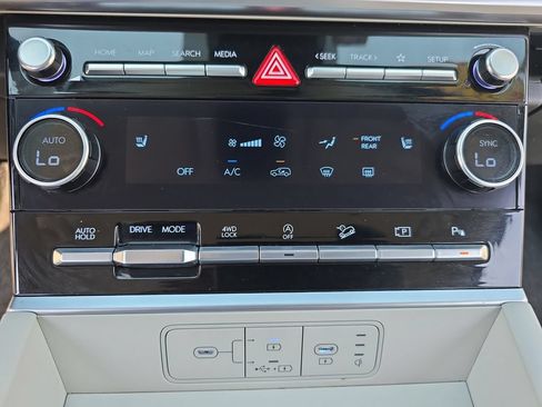 Used 2025 Hyundai Santa Fe SEL AWD/4WD image 23