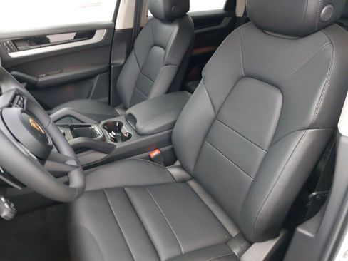 New 2026 Porsche Cayenne image 17