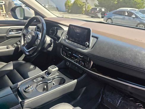 Used 2023 Nissan Rogue SL AWD/4WD image 12