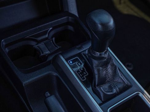 Used 2021 Toyota Tacoma SR5 image 18