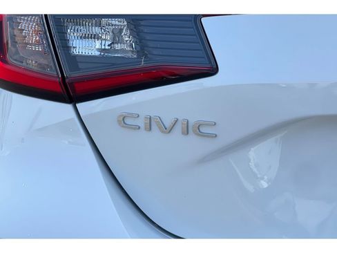 Certified 2024 Honda Civic EX-L image 17