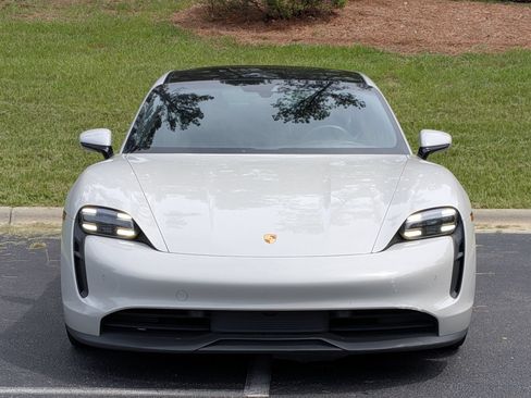 Used 2022 Porsche Taycan RWD image 27