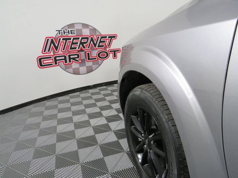 Used 2019 Dodge Journey SE w/ Blacktop Package image 25