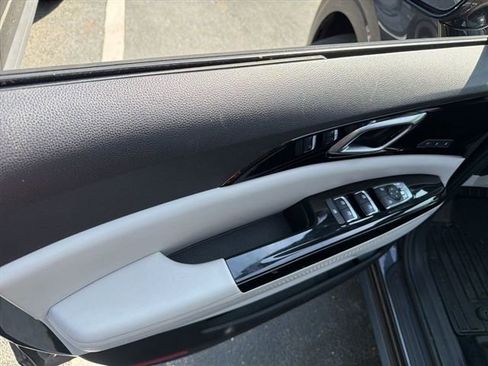 Certified 2023 Kia Carnival SX image 7