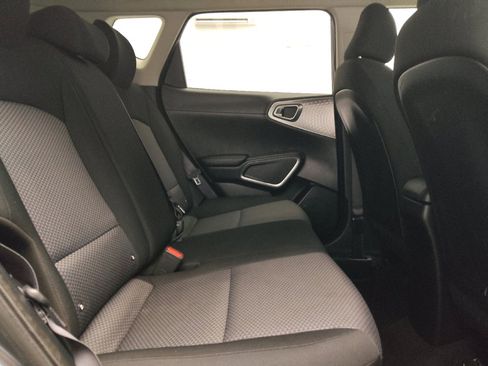 Used 2023 Kia Soul LX w/ Option Group 015 FWD image 19