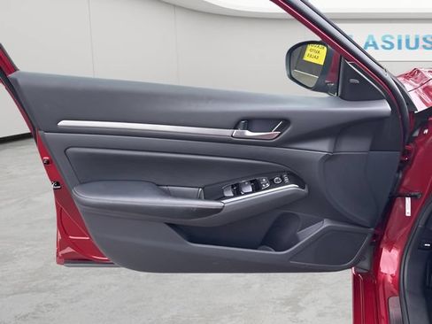 Used 2024 Nissan Altima 2.5 SL AWD/4WD image 9