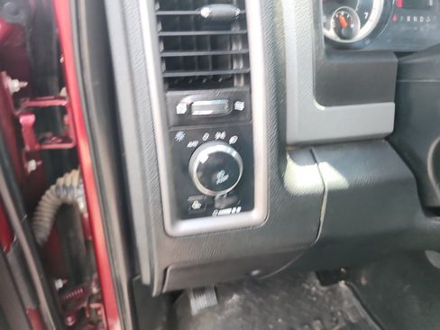 Used 2018 RAM 1500 Express AWD/4WD image 20