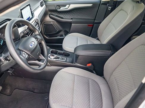 Used 2020 Ford Escape SE image 17