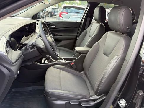 Certified 2024 Buick Encore GX Preferred FWD image 12