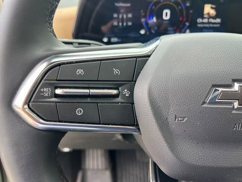 Used 2025 Chevrolet Equinox ACTIV w/ Convenience Package III FWD image 18