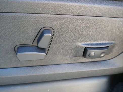 New 2026 RAM 2500 Laramie AWD/4WD image 17